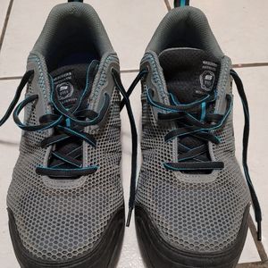 Sketchers Size 11 Women's  composite toe sneaker